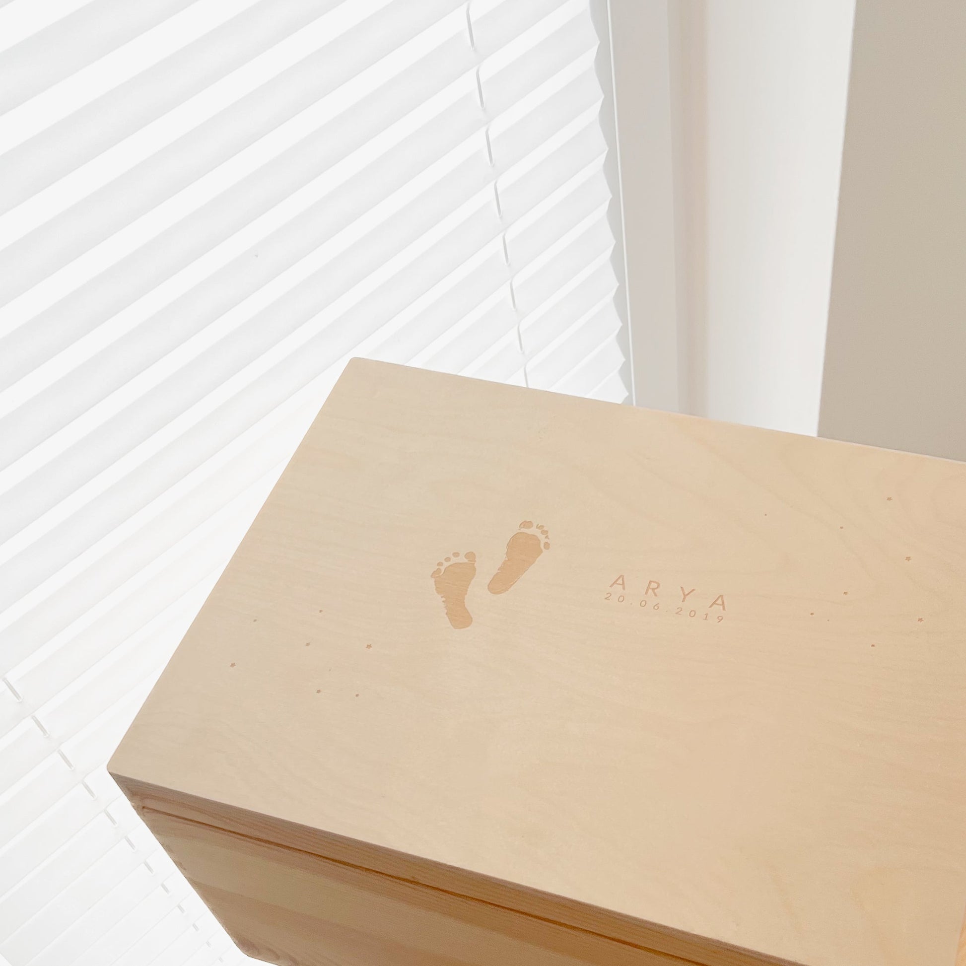 Personalisierte Holzbox mit individueller Abdruck - Gravur - lalunechild