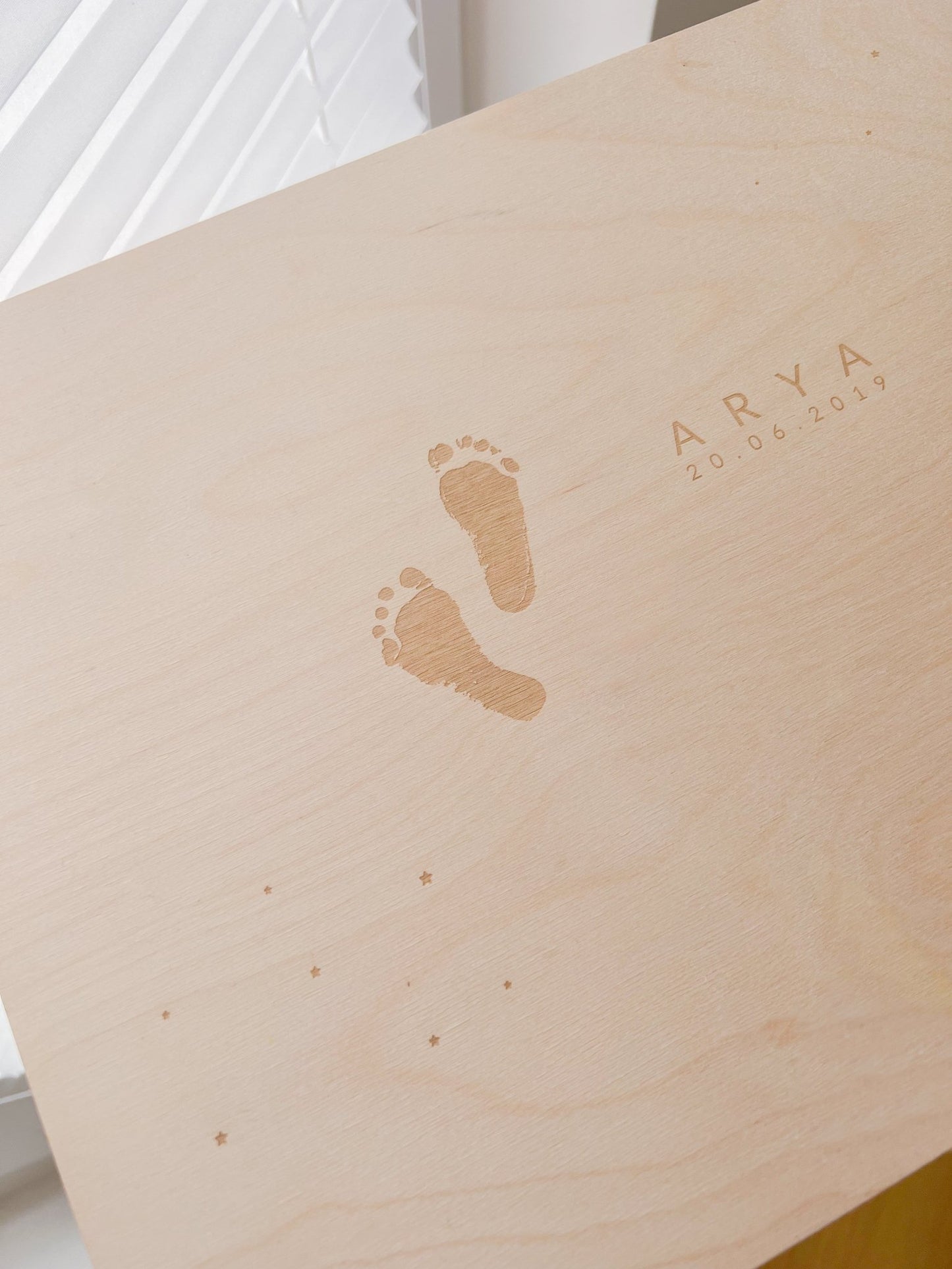 Personalisierte Holzbox mit individueller Abdruck - Gravur - lalunechild