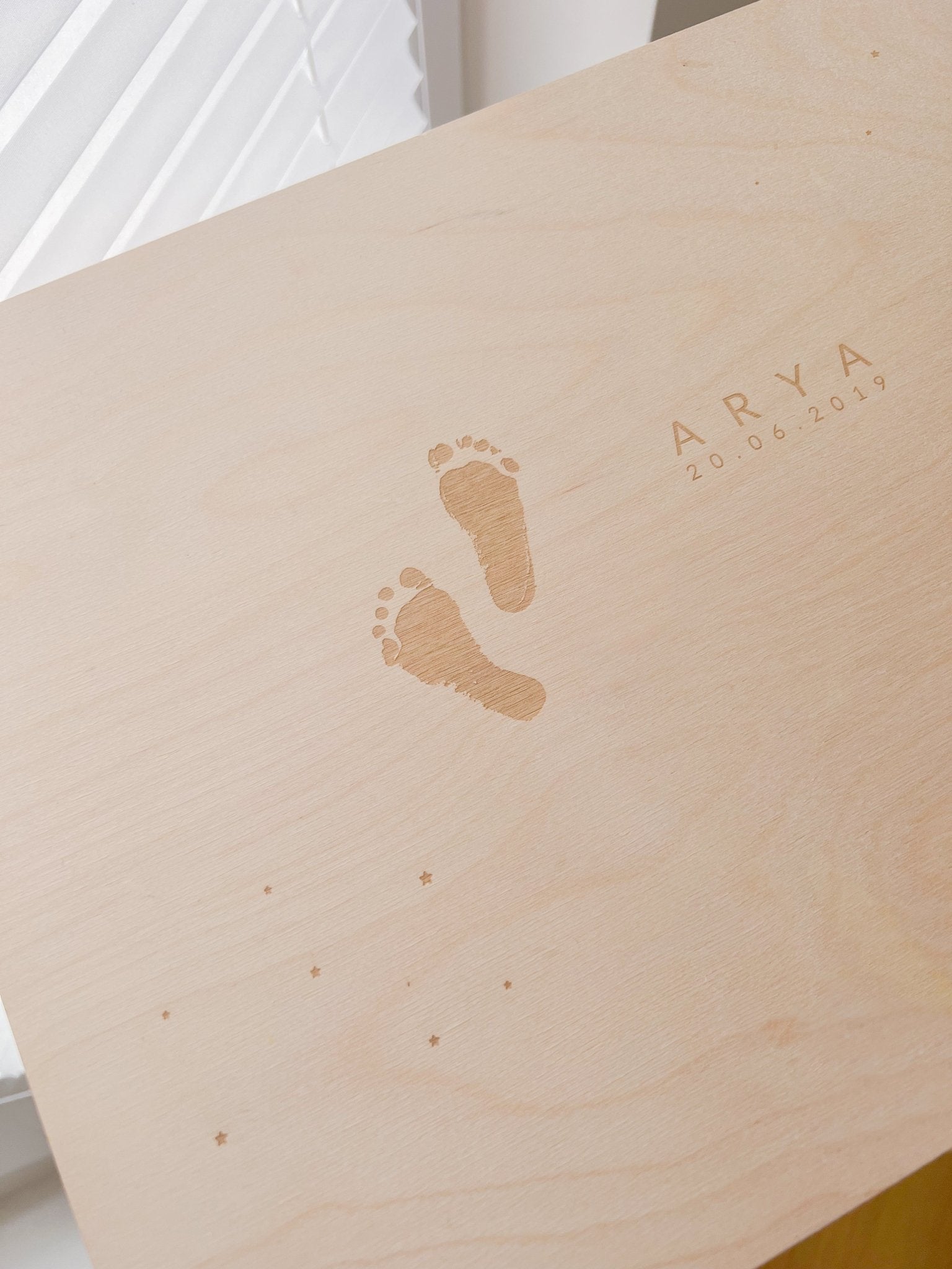 Personalisierte Holzbox mit individueller Abdruck - Gravur - lalunechild