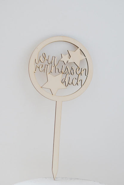 Personalisierter Grabstecker – Stern mit Spruch „Wir vermissen dich“ | Gedenkstecker aus Holz (26 x 12 cm)