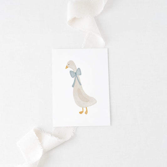 Postkarte Gans mit blauer Schleife